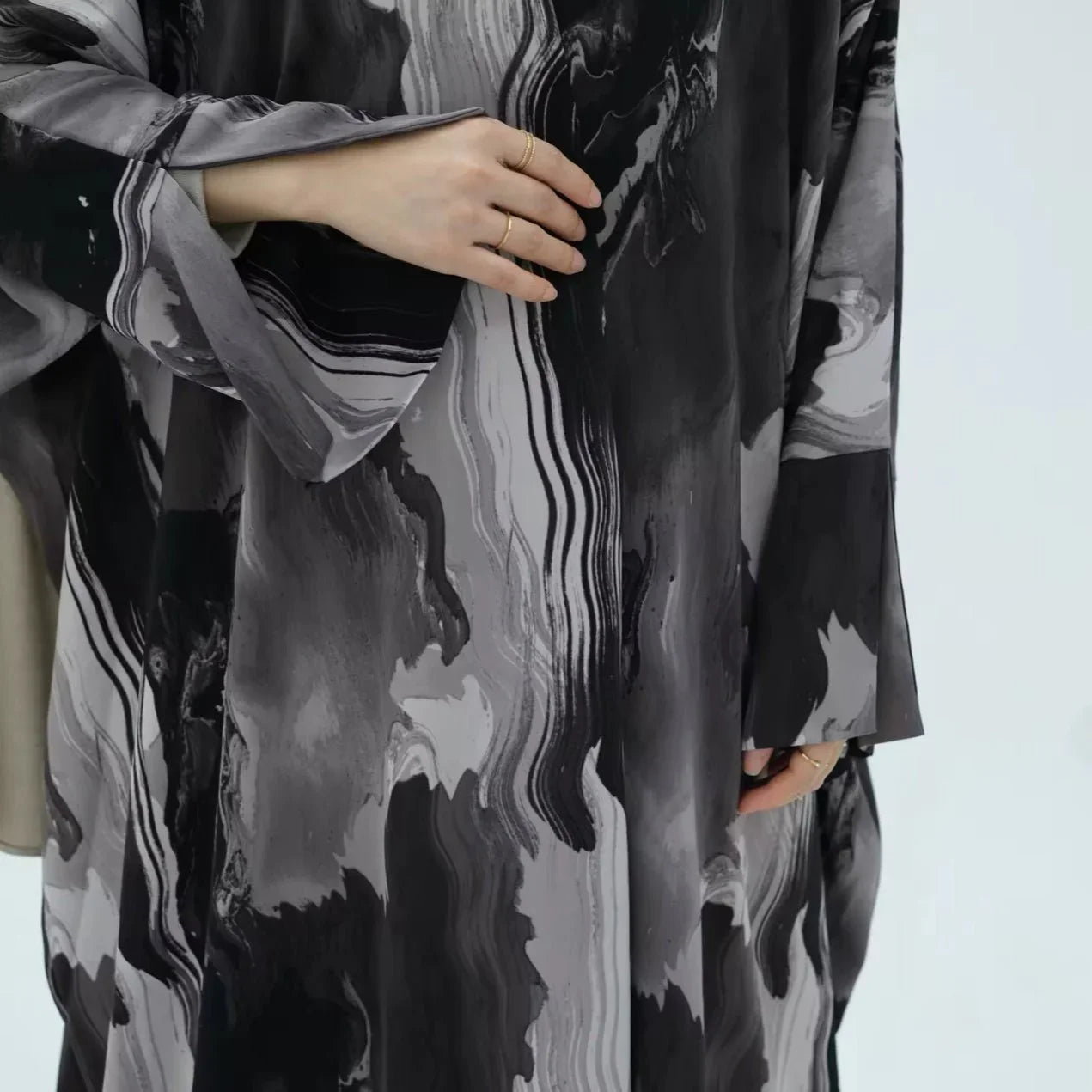 Grey Marble Open Abaya - AL-SAYLA