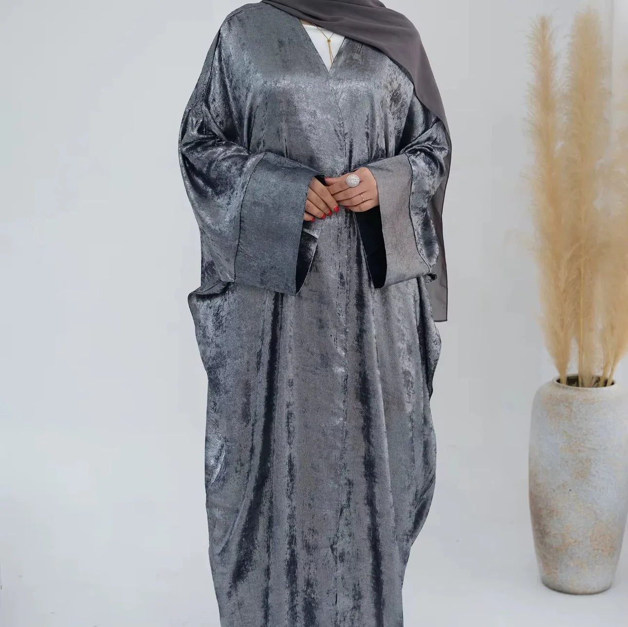 Open Abayas - AL-SAYLA