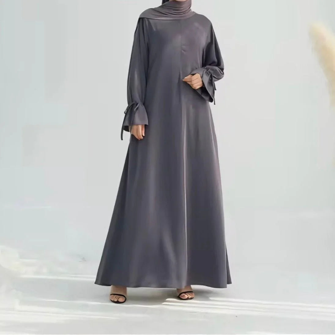 Grey Ruffle Sleeved Closed Abaya - AL-SAYLA