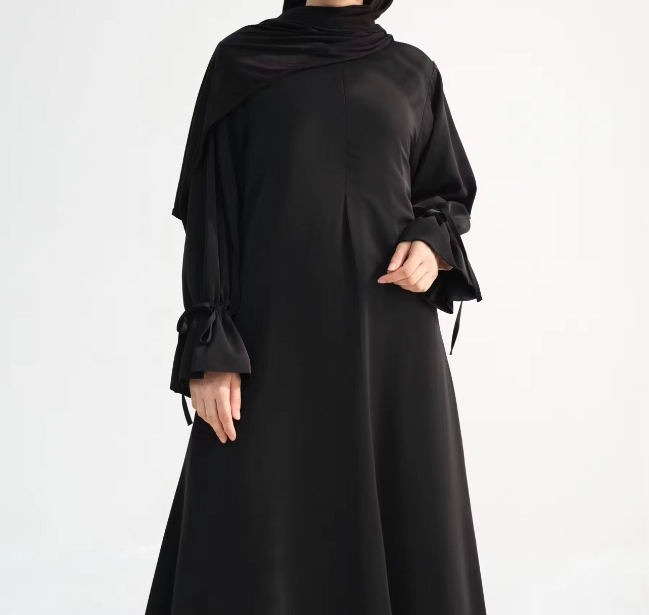 black nursing friendly abaya with ruffle sleeve